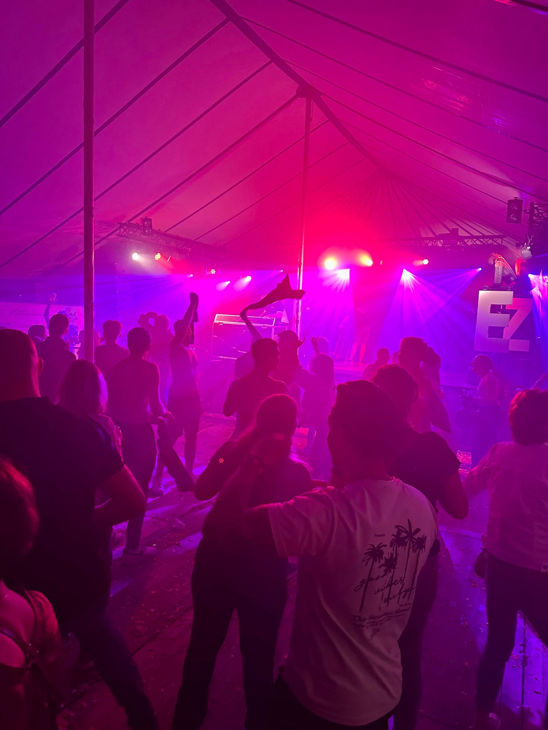 ZATERDAG 26 AUGUSTUS: FEESTAVOND