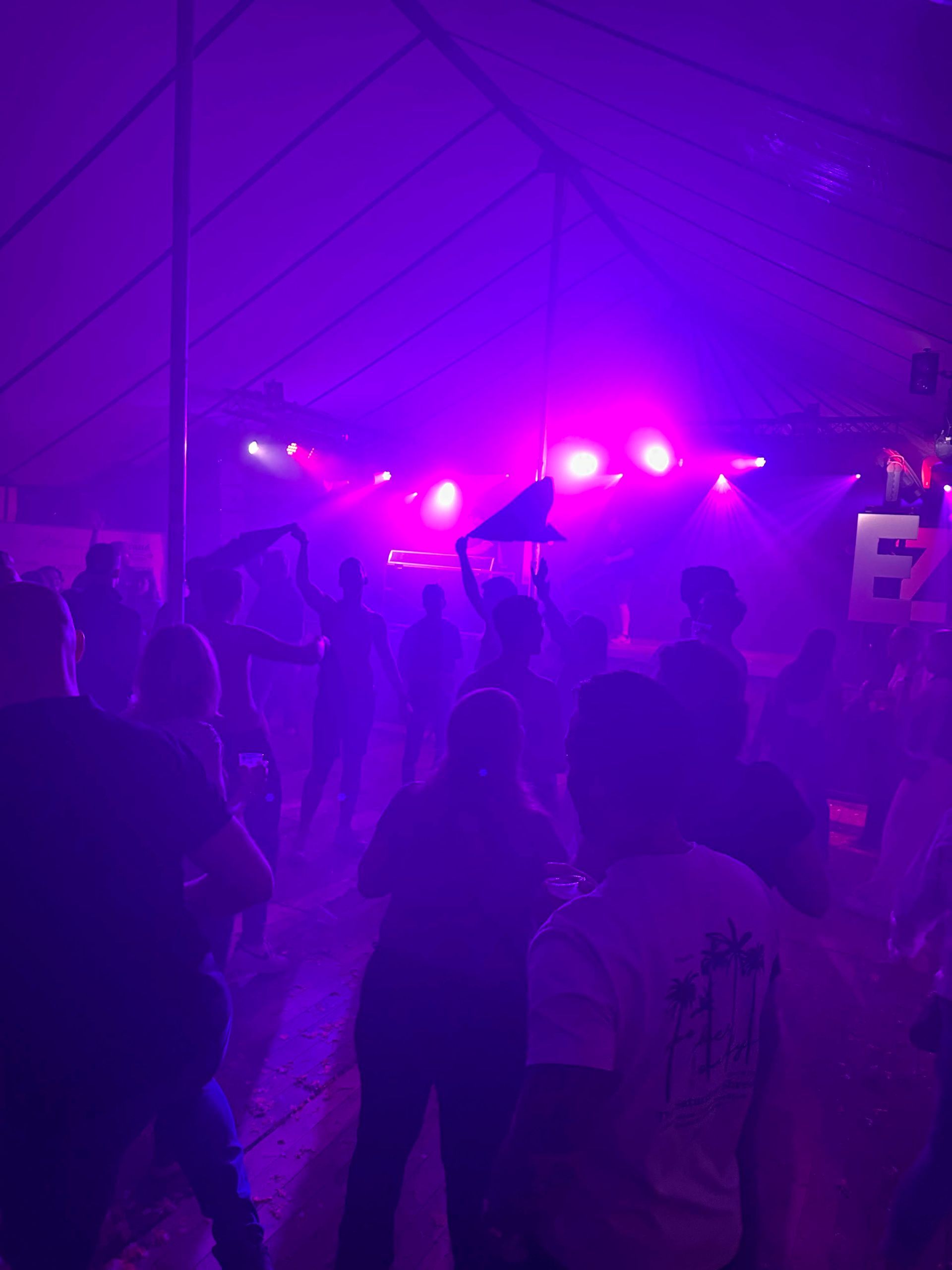 ZATERDAG 26 AUGUSTUS: FEESTAVOND