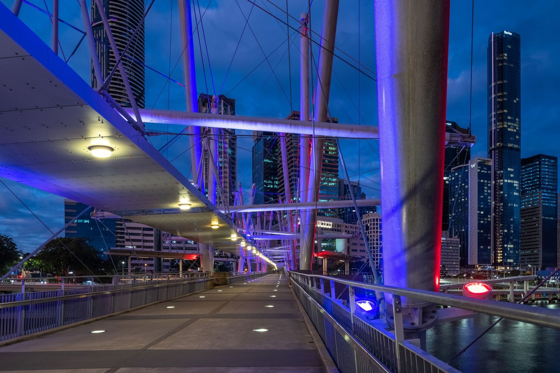 Kurilpa Bridge Brisbane at night