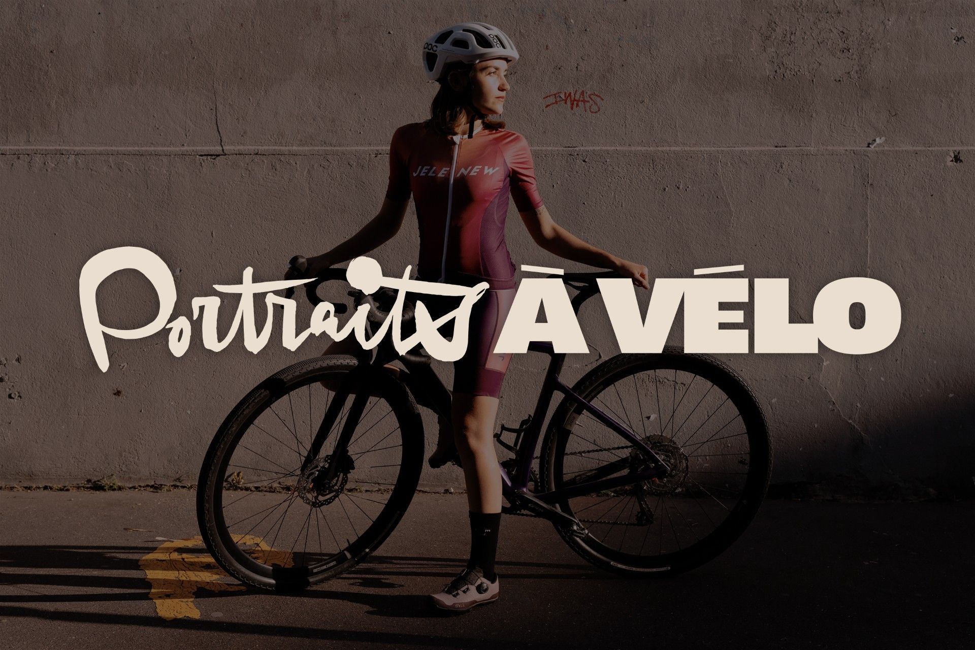 Person standing beside a bicycle in a dark setting with “Portraits AVELO” text overlay