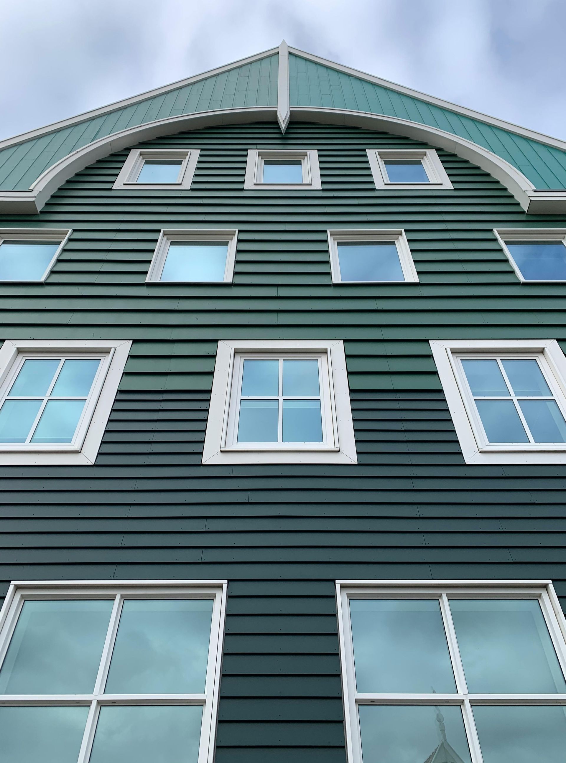 Valor Roofing & Exterior home
