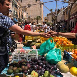ìntränsōl image of market in Spain