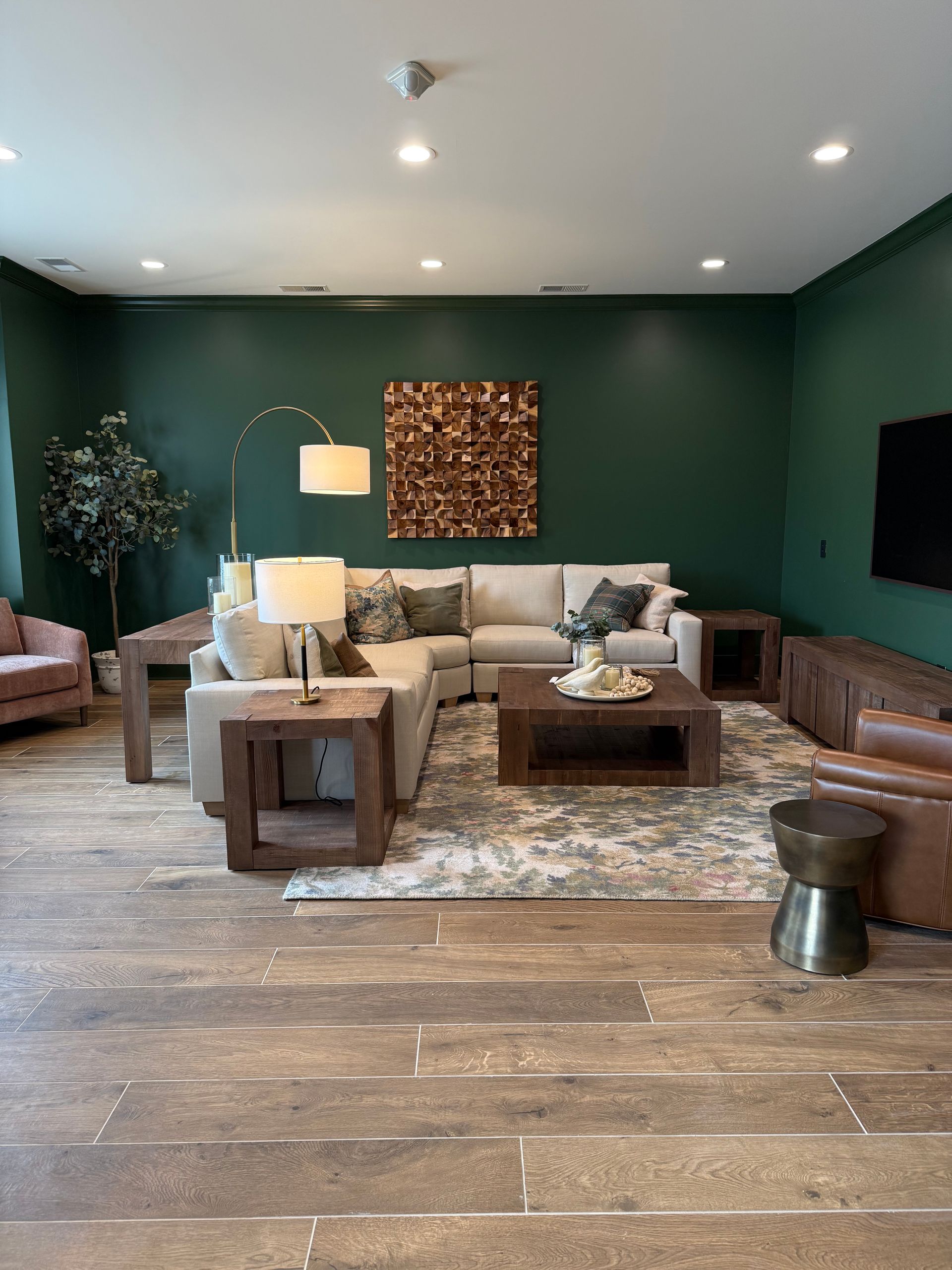 Peninsula Pointe Apartments Interior
