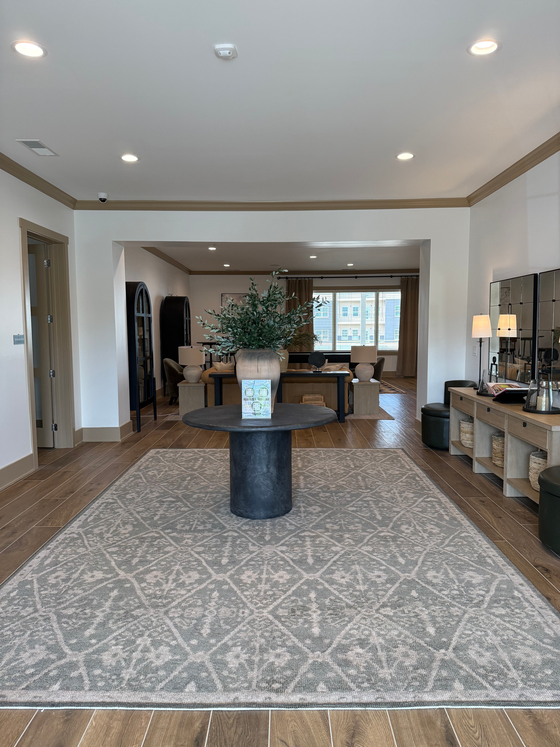 Peninsula Pointe Apartments Interior