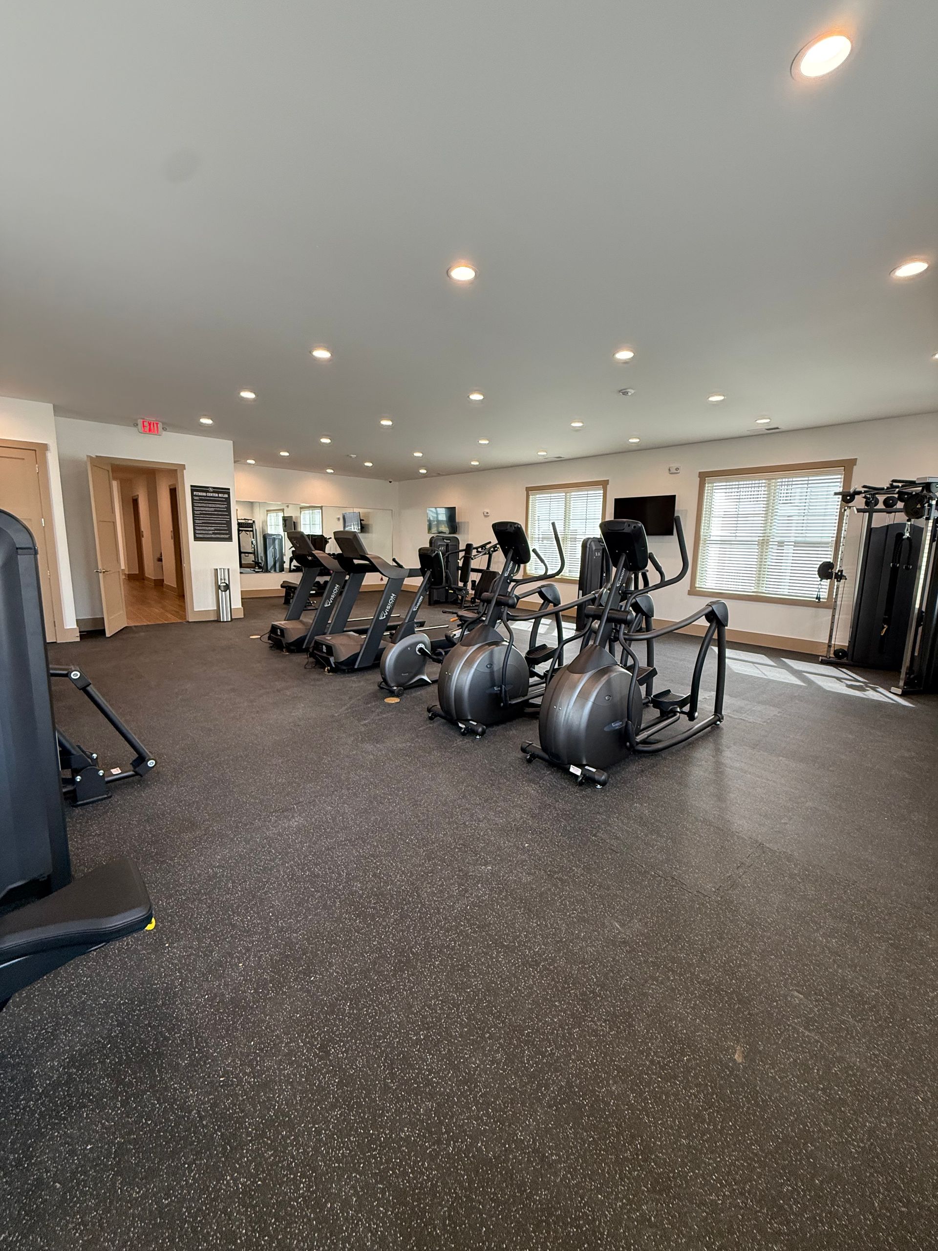 Peninsula Pointe Apartments Workout room
