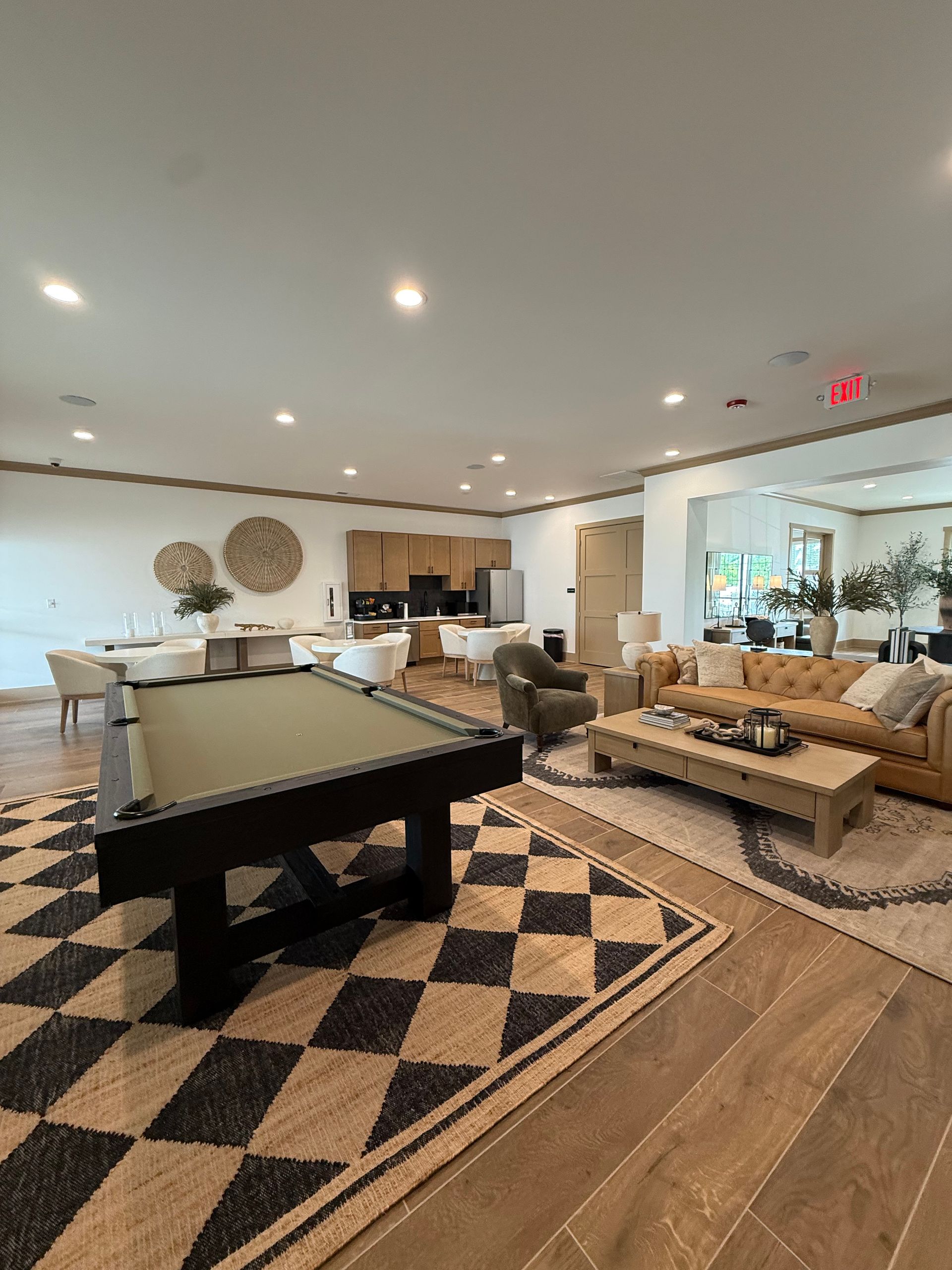Peninsula Pointe Apartments Clubhouse Interior