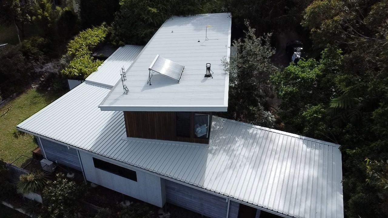 Kitchen Before And After Being Cleaned — Jervis Bay Pressure Washing & Property Maintenance in Sanctuary Point, NSW