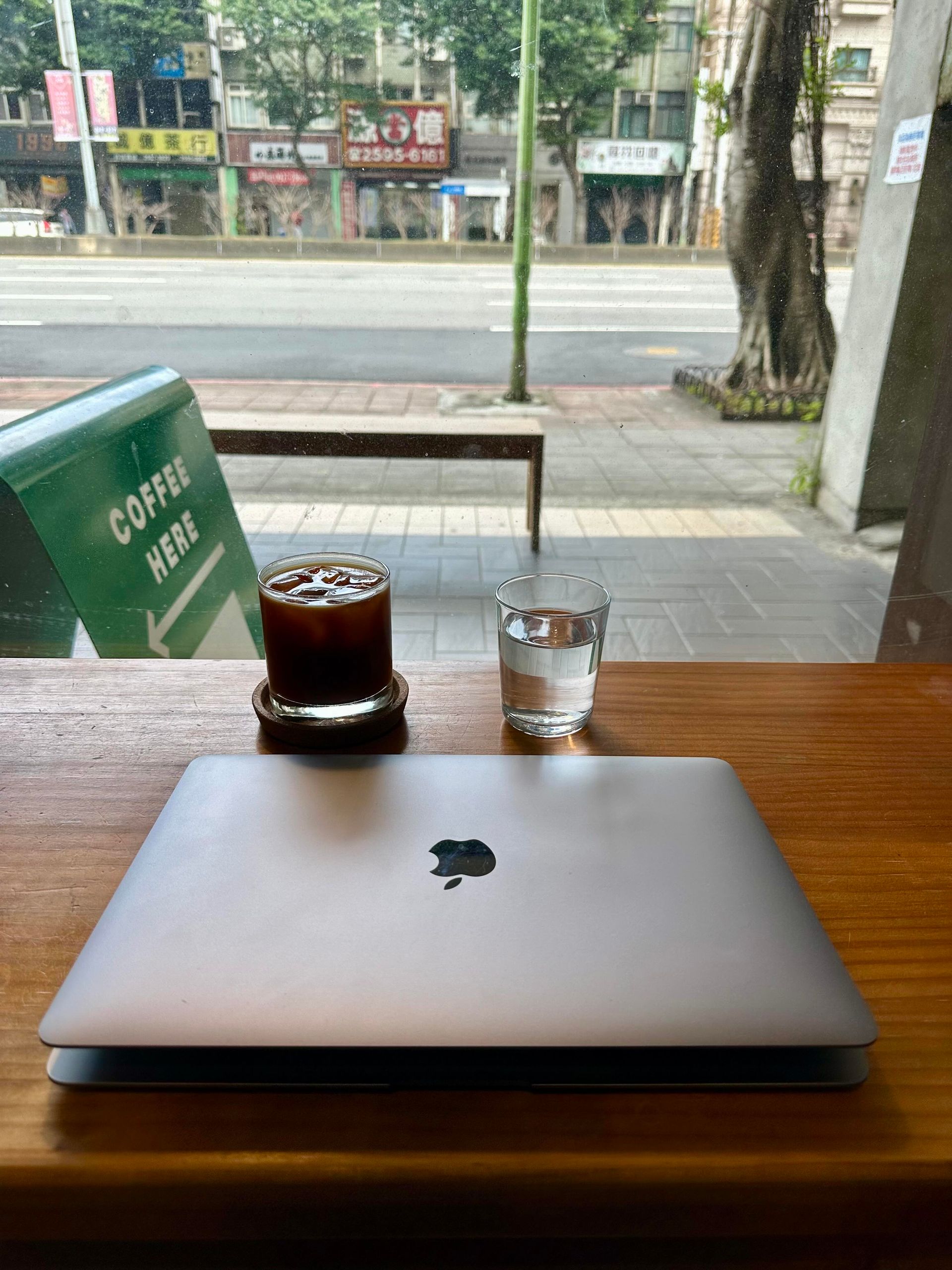 民權西路站咖啡廳，咖啡優先Koffie First
