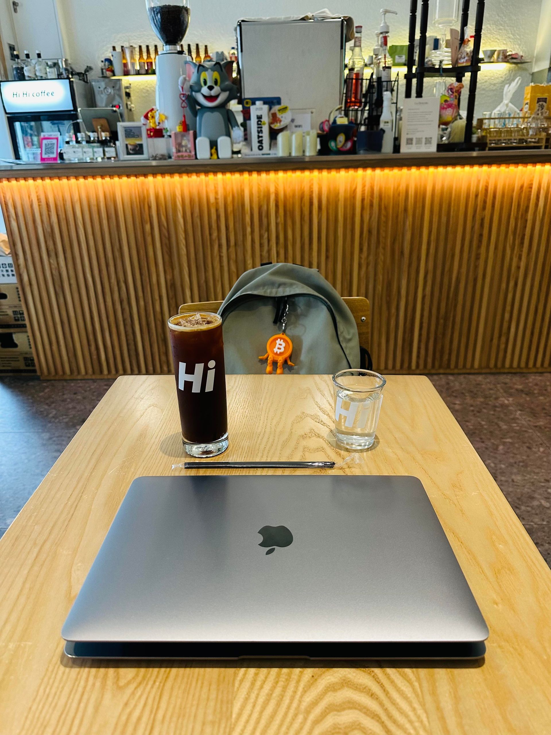 西門站咖啡廳，嗨嗨咖啡HiHi Coffee