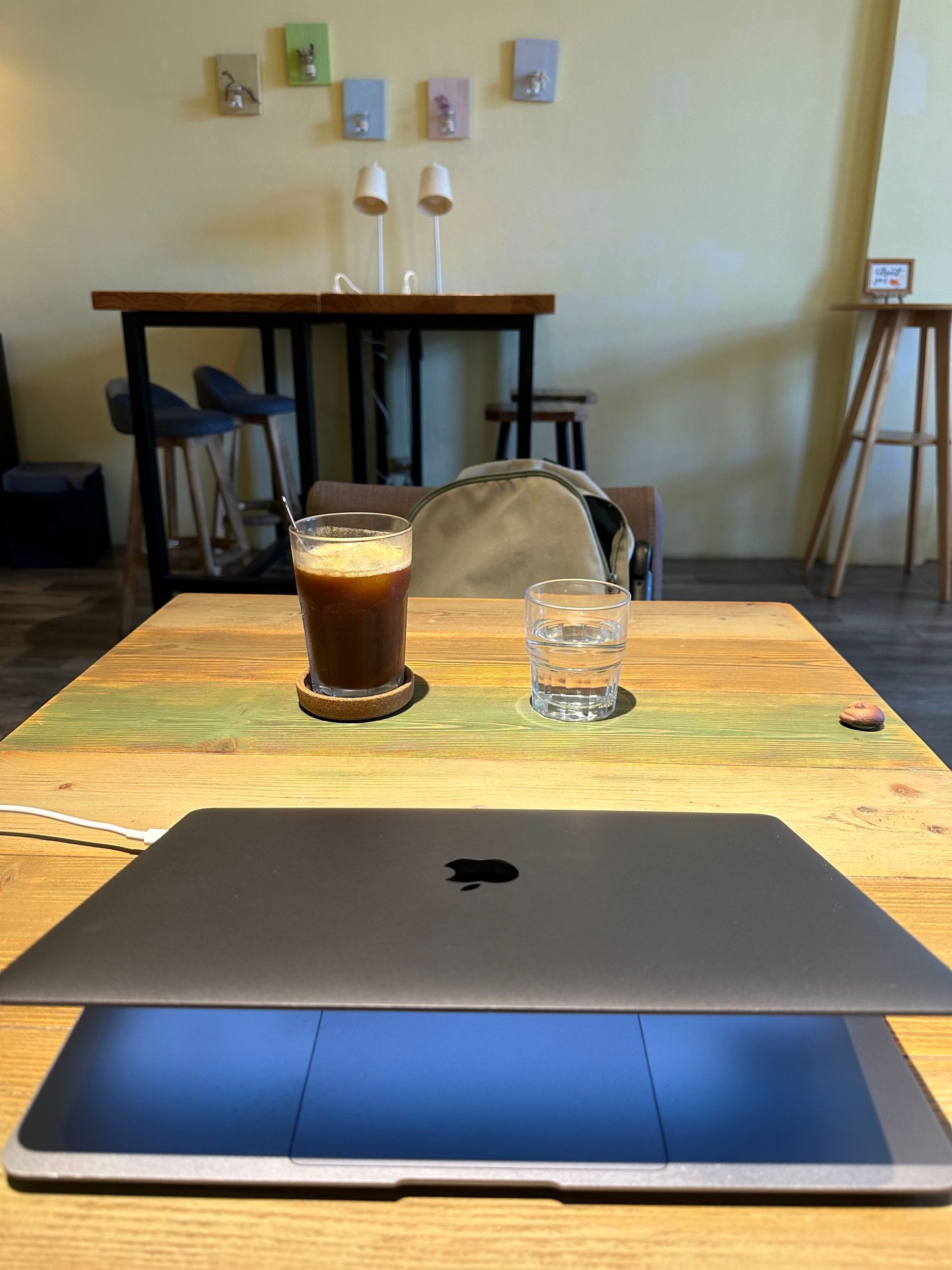 西門站咖啡廳，街口6號珈啡
