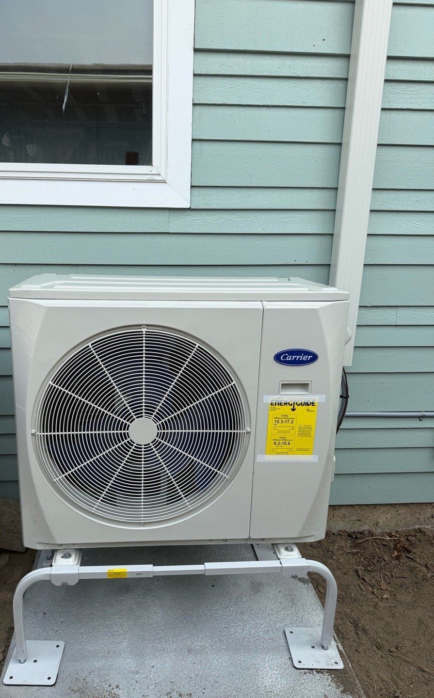 New Carrier heat pump installed by Alpine Aire at a home in Wenatchee, WA