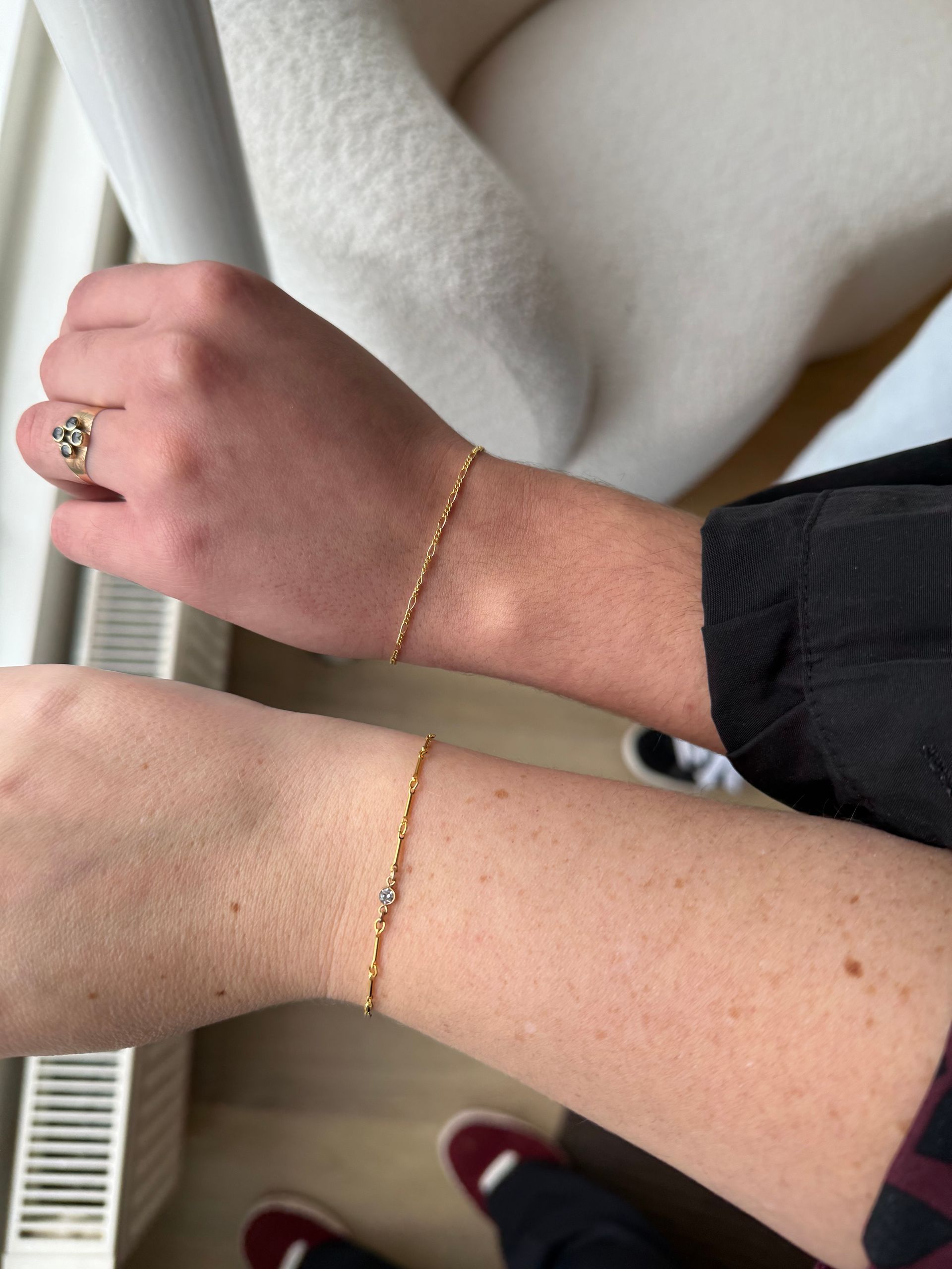 Permanent Jewelry armband om pols