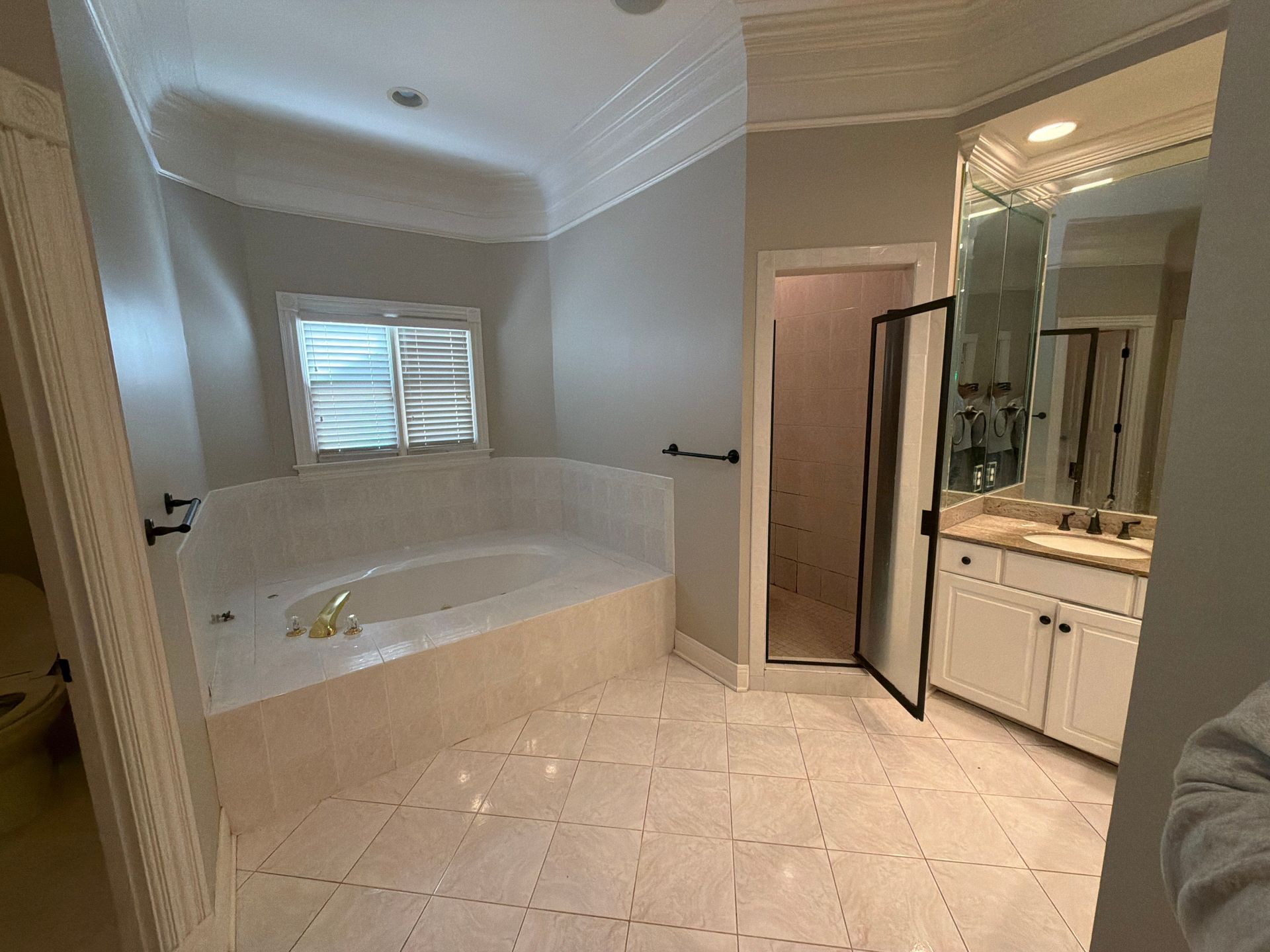 Custom tiling and fully remodeled bathroom in Franklin, Tennessee
