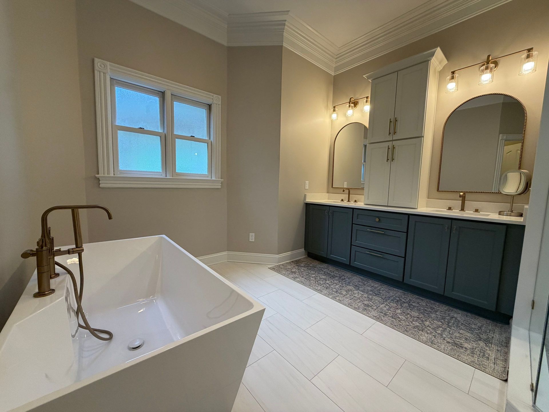 Freestanding bath tub and custom vanity install in Franklin TN