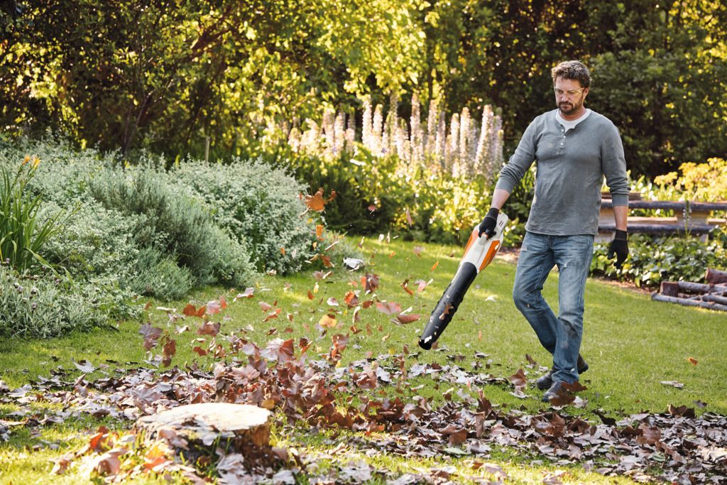 Souflleur de feuille sur batterie compact STIHL BGA 57 - vendu chez Green Machine à Hannut