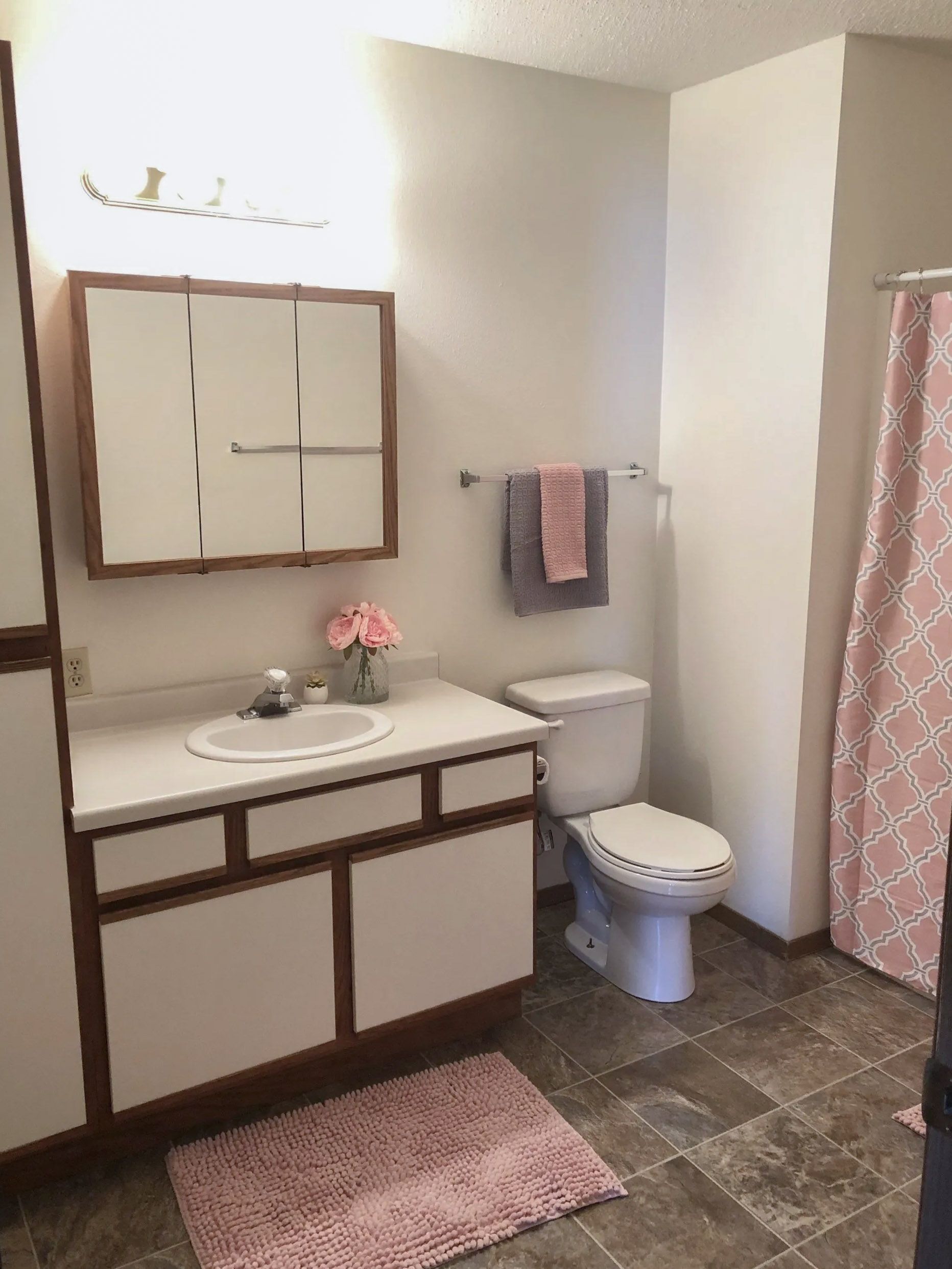 Archway Apartments - Bathroom