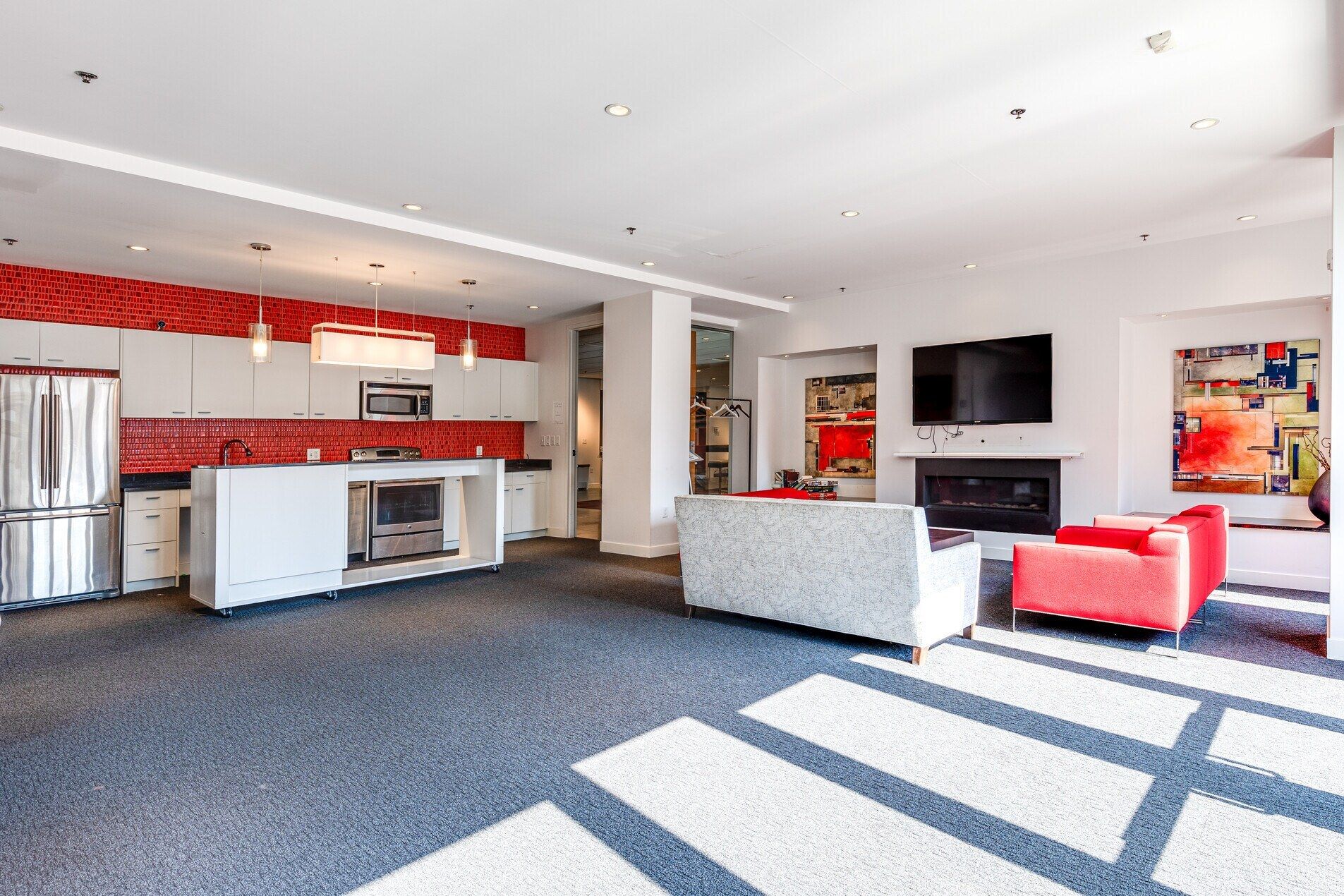 Clubroom fireplace lounge at Brunsfield North Loop