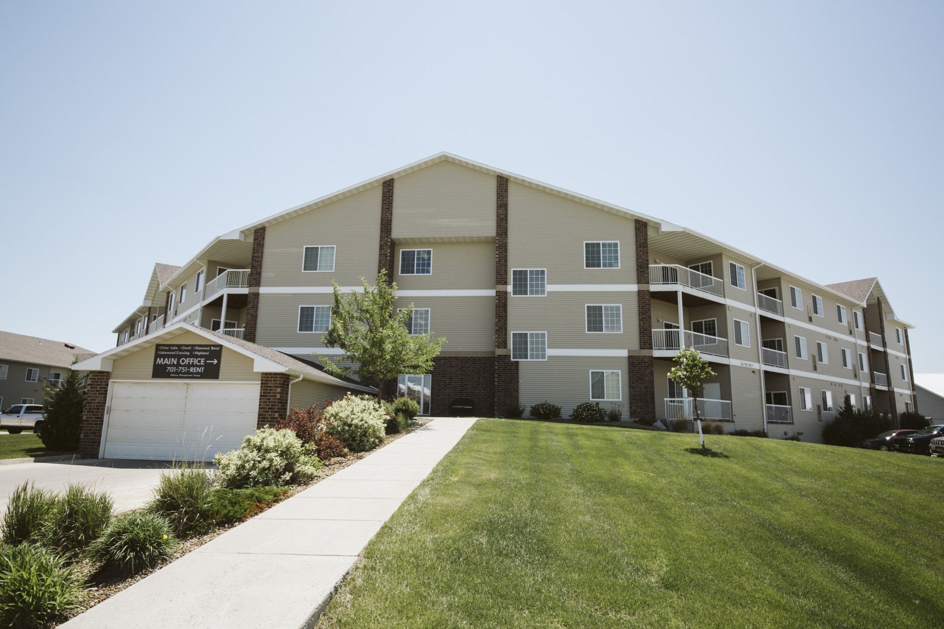 Exterior front facing view of Lakewood Crossing apartments