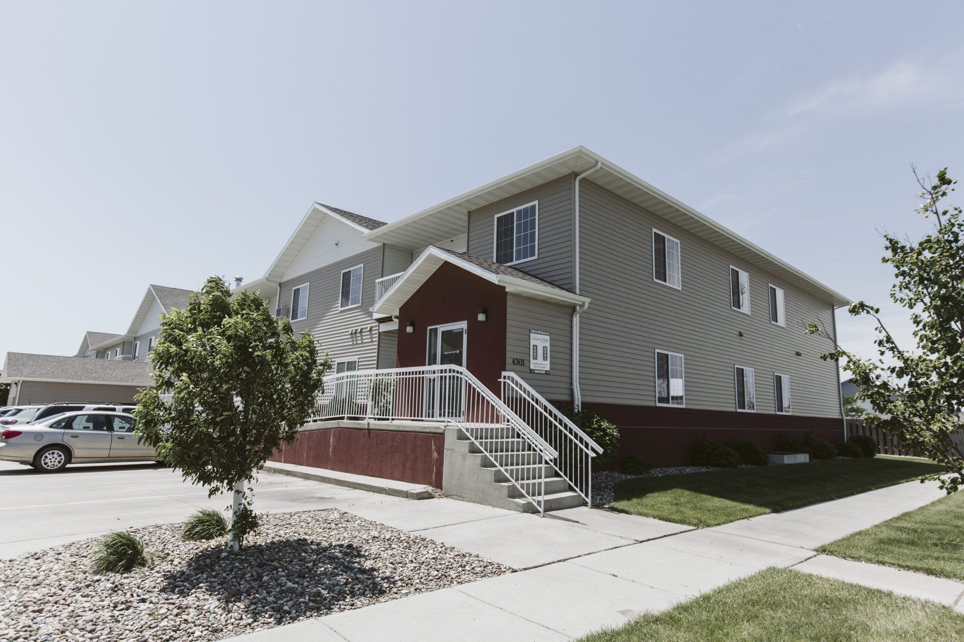 Exterior of Silver Lake Apartments Building