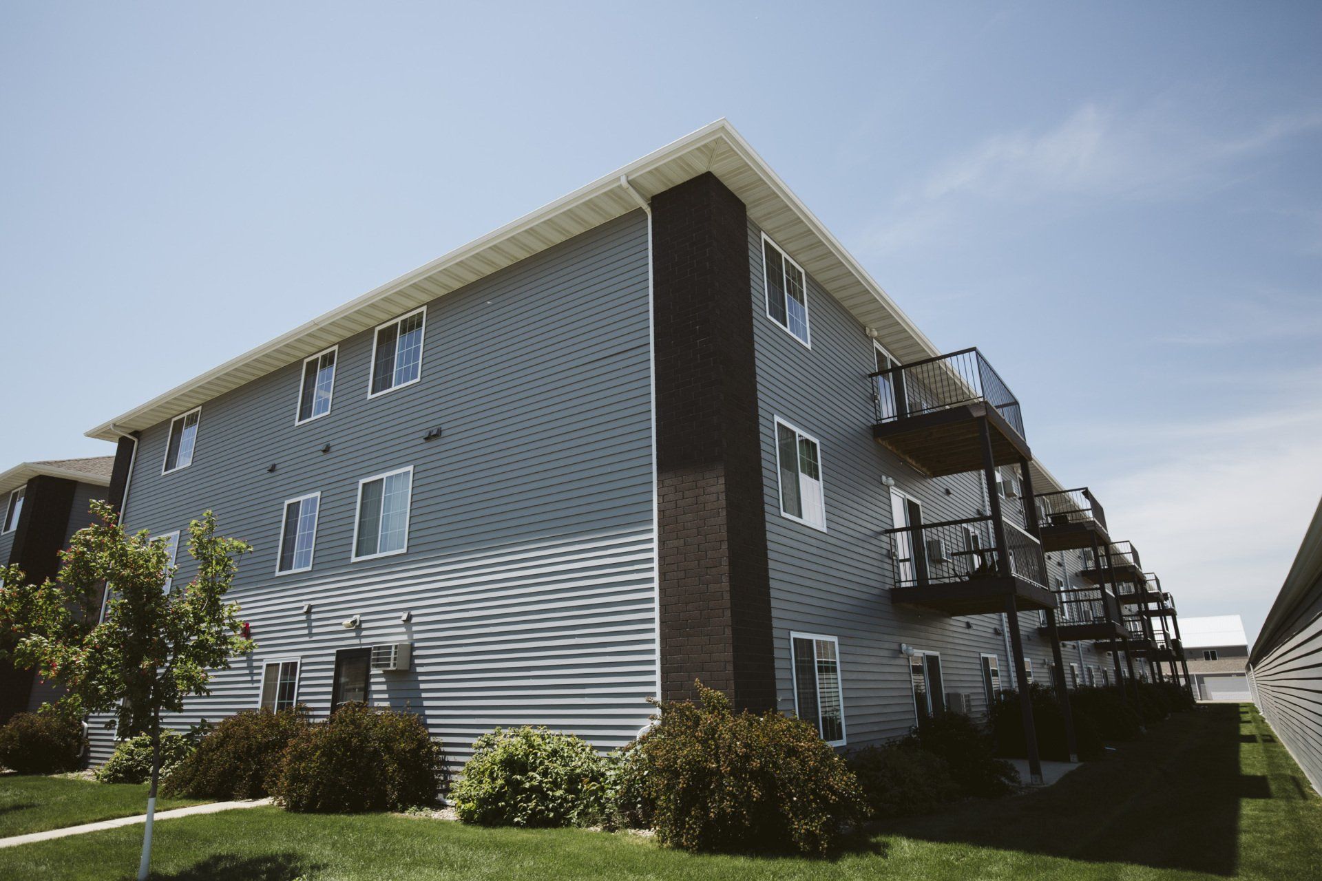 Exterior view of Highland at Lakewood Apartments