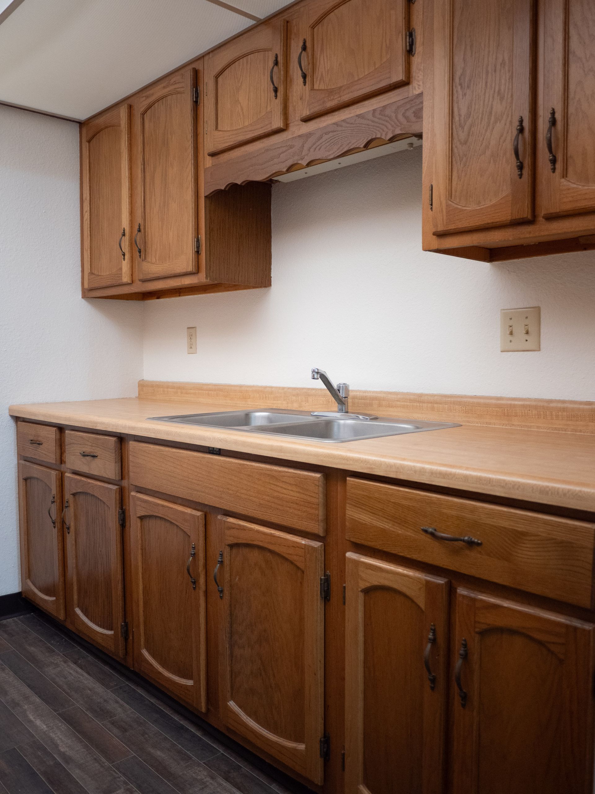 Gateway Circle Apartments - Cabinets