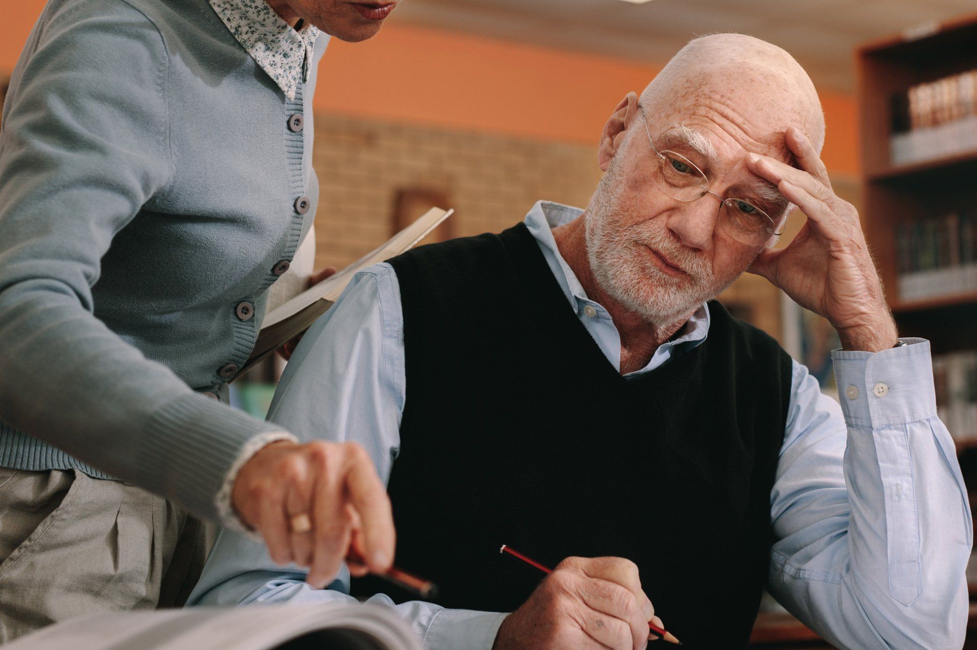 Female Helping a Senior Man – Brunswick, GA - di Lorenzo & Wilcox Attorney at Law Female Helping a Senior Man – Brunswick, GA - di Lorenzo & Wilcox Attorney at Law