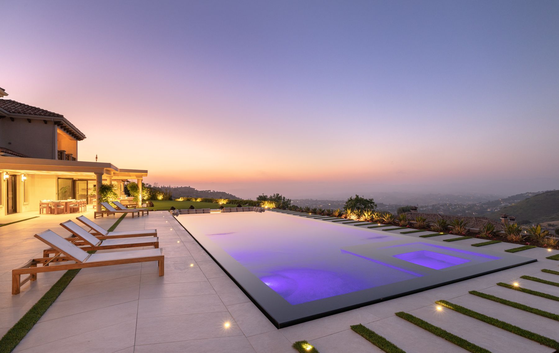 Luxury Swimming pool in Porter Ranch, CA. Luxury Swimming pool in Porter Ranch, CA.