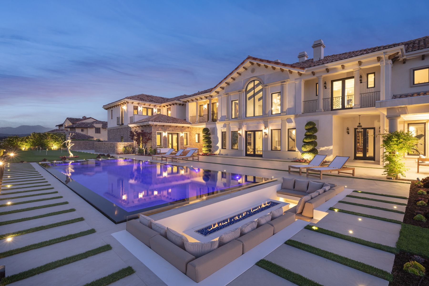 Luxury Swimming pool in Calabasas, CA.