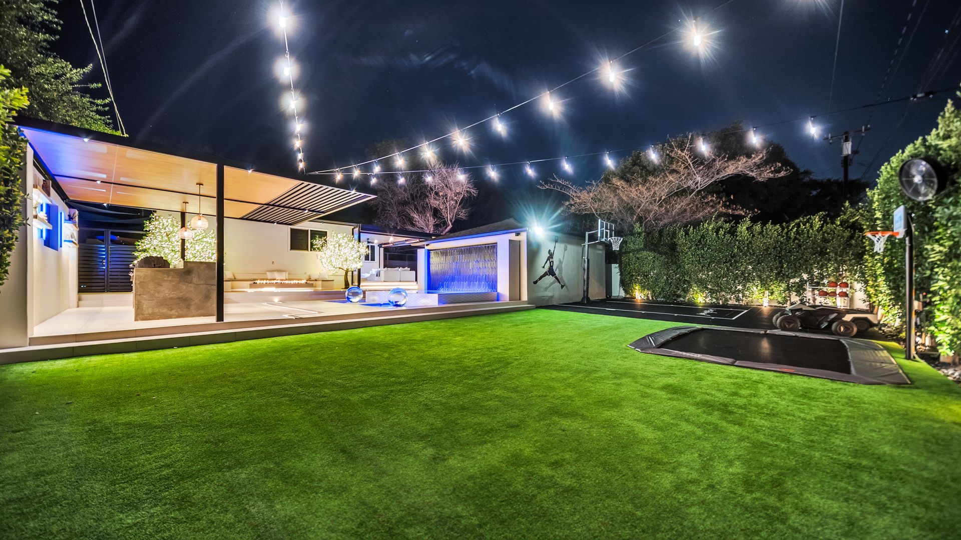 Custom pool and outdoor living space in Los Angeles. Designed and built by Westmod.