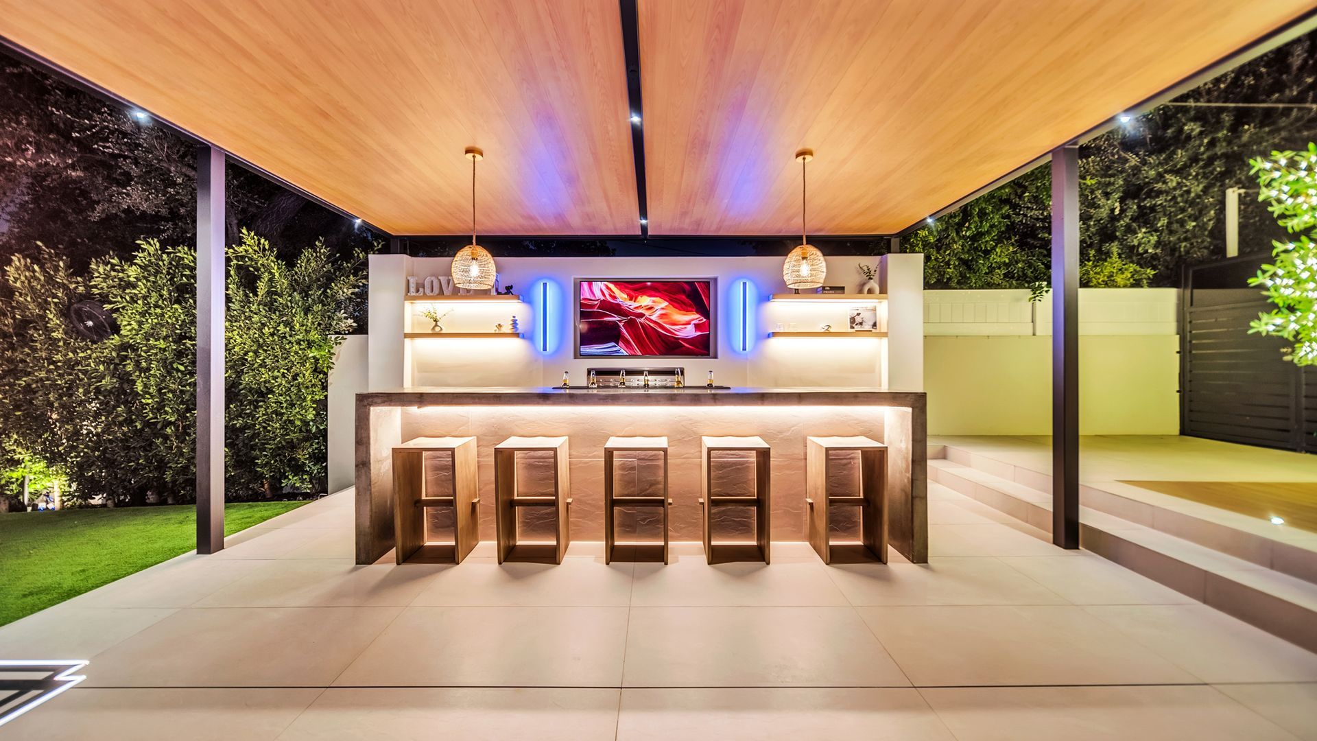 Custom pool and outdoor living space in Los Angeles. Designed and built by Westmod.