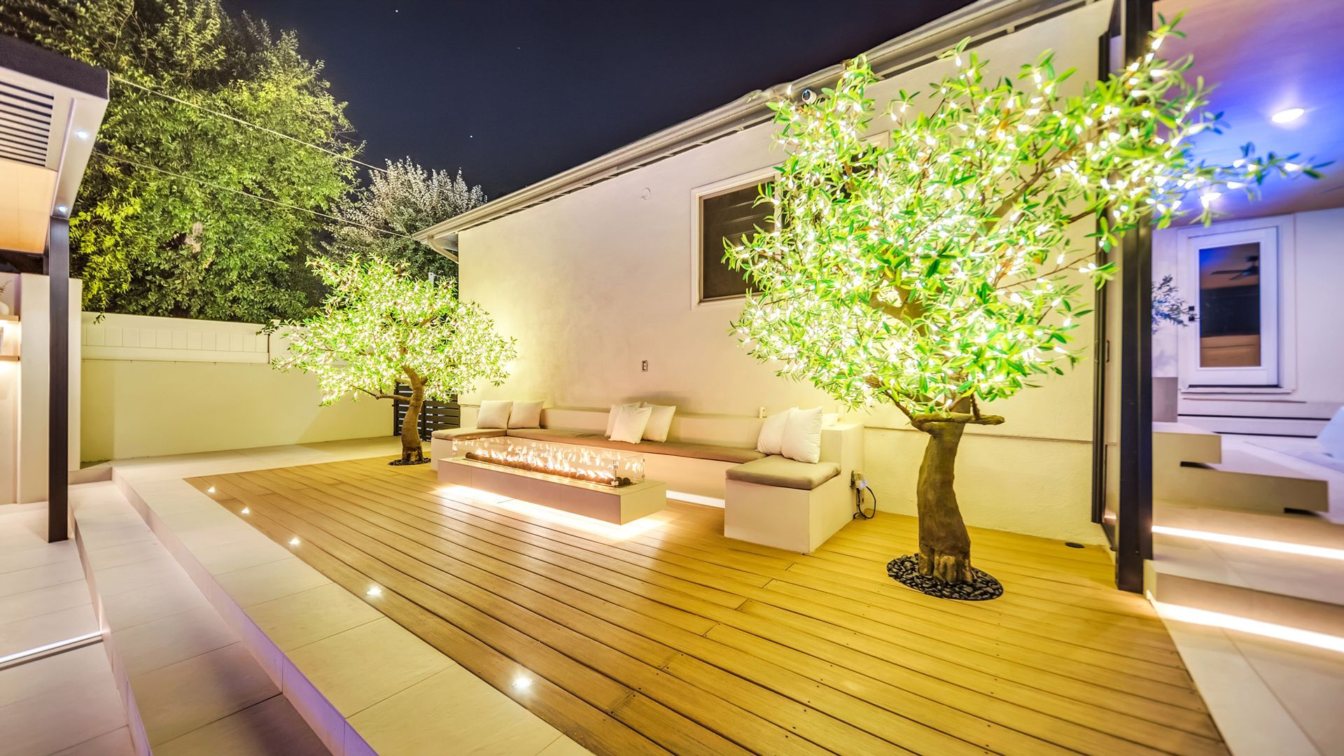 Custom pool and outdoor living space in Los Angeles. Designed and built by Westmod.