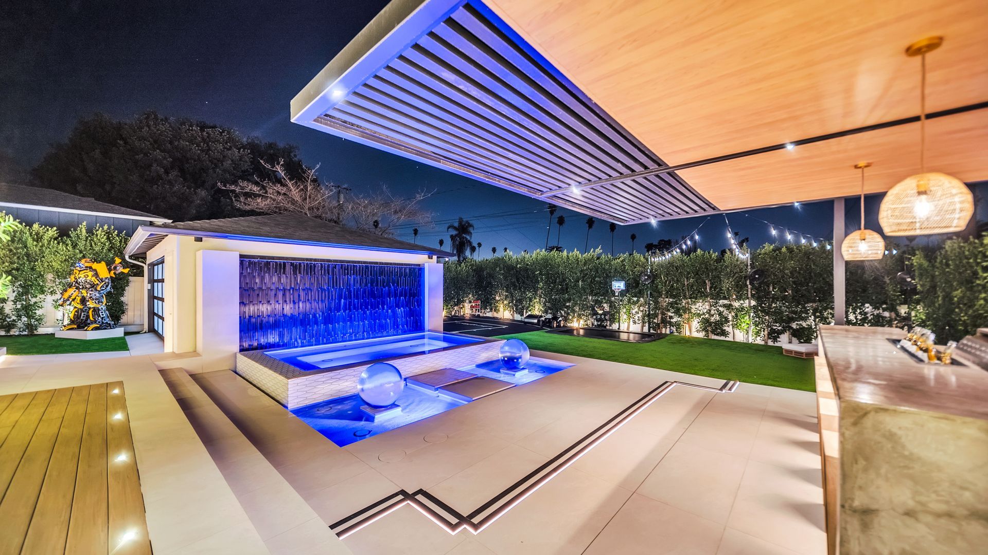 Custom pool and outdoor living space in Los Angeles. Designed and built by Westmod.