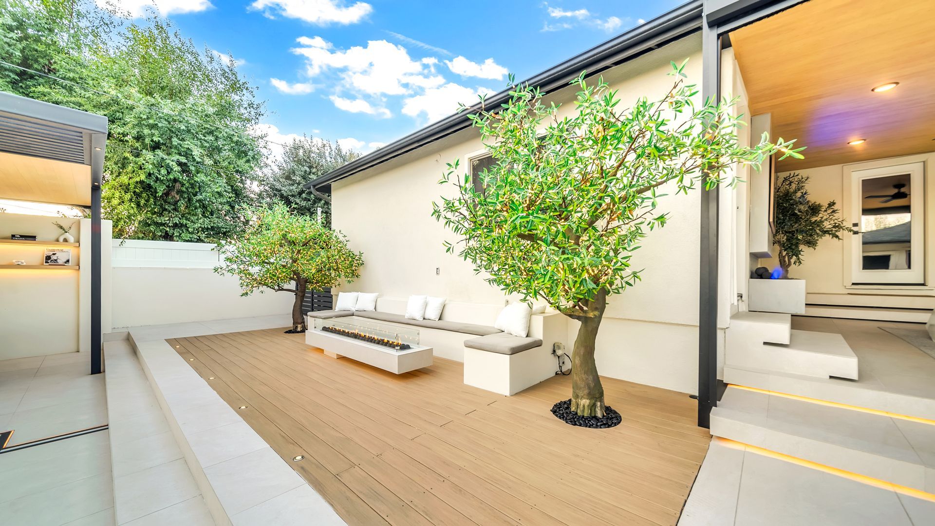 Custom pool and outdoor living space in Los Angeles. Designed and built by Westmod.