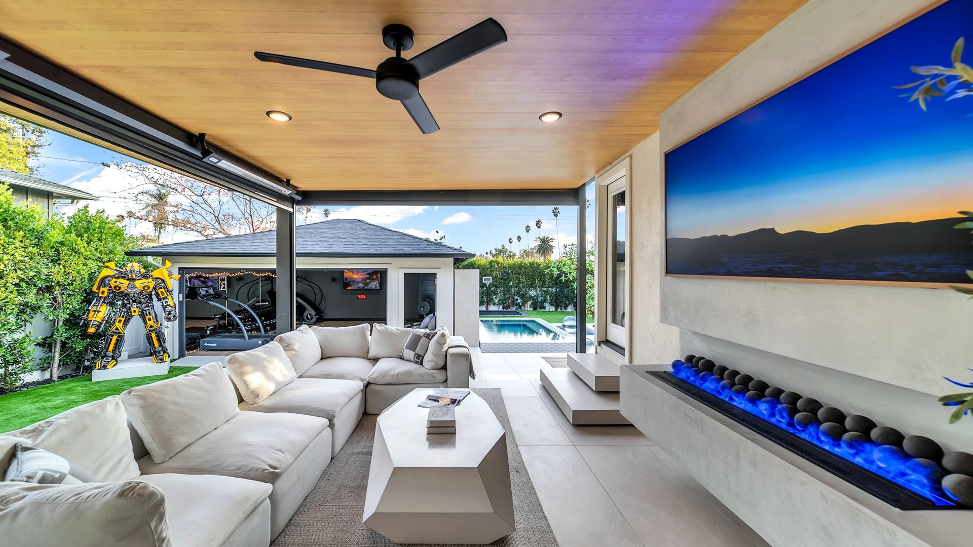 Custom pool and outdoor living space in Los Angeles. Designed and built by Westmod.