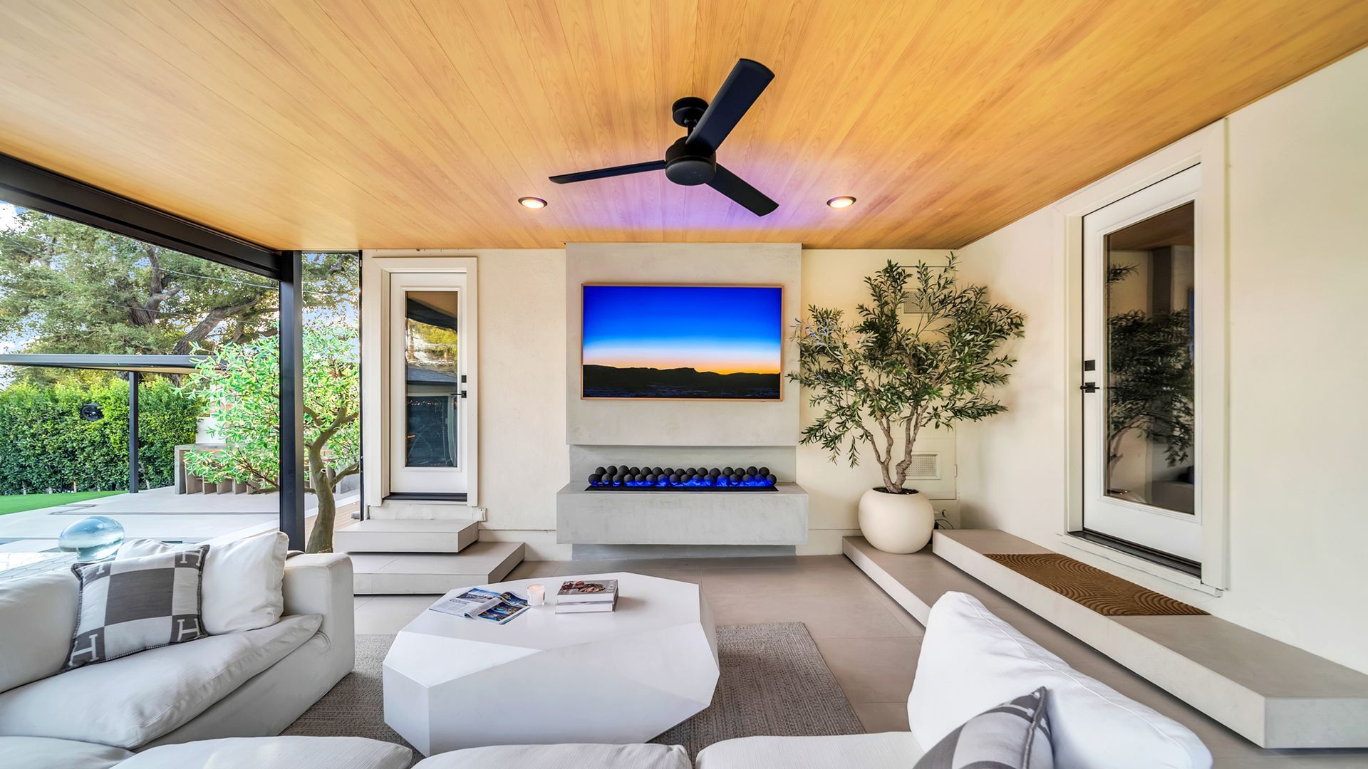 Custom pool and outdoor living space in Los Angeles. Designed and built by Westmod.