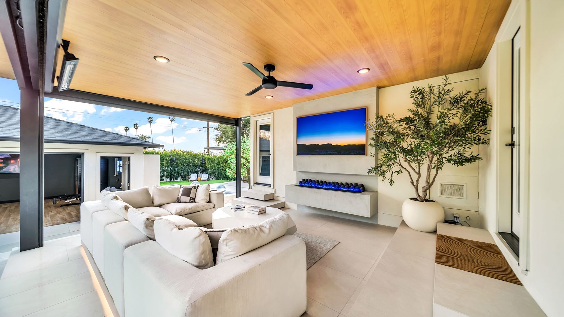 Custom pool and outdoor living space in Los Angeles. Designed and built by Westmod.