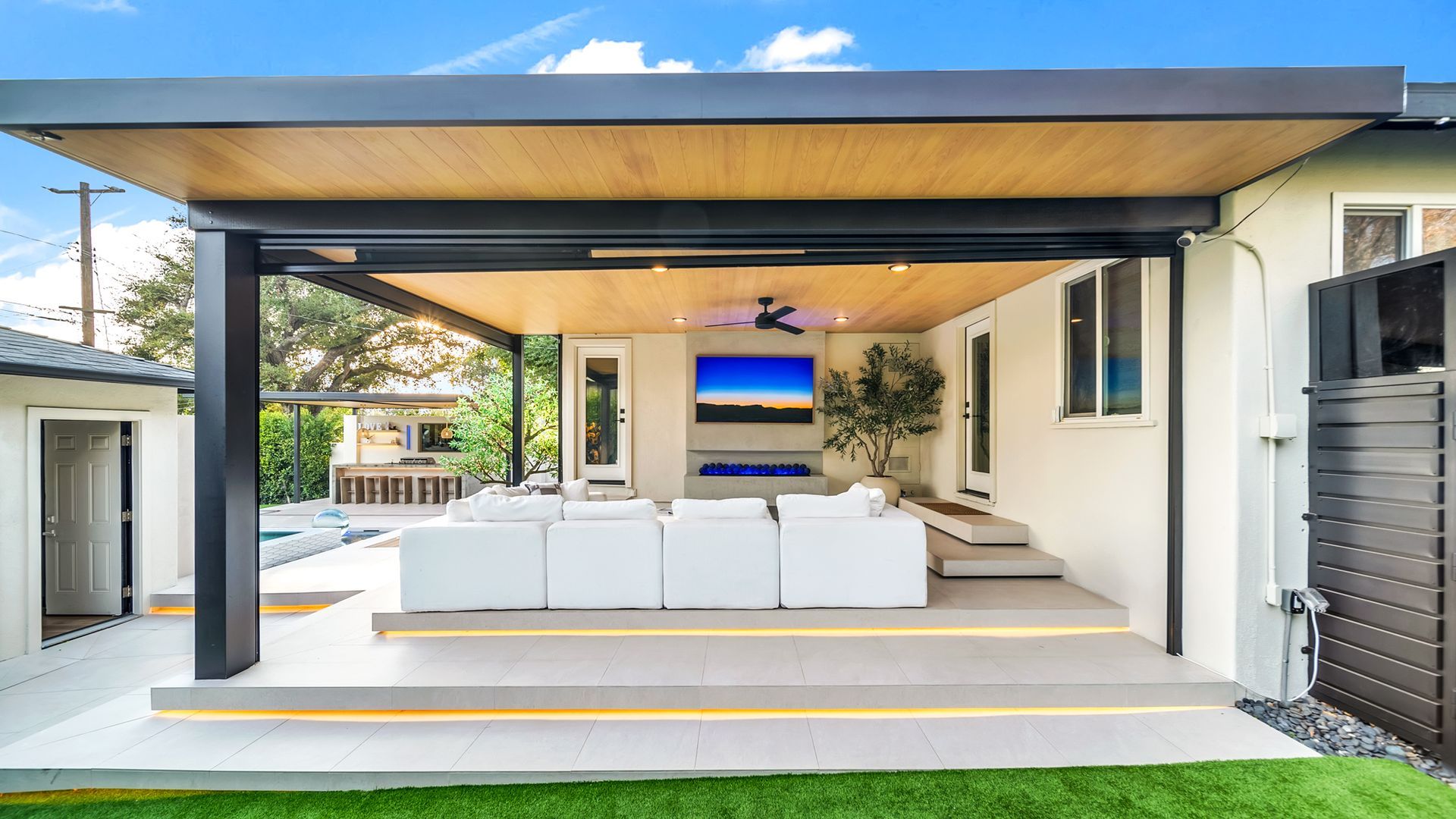 Custom pool and outdoor living space in Los Angeles. Designed and built by Westmod.