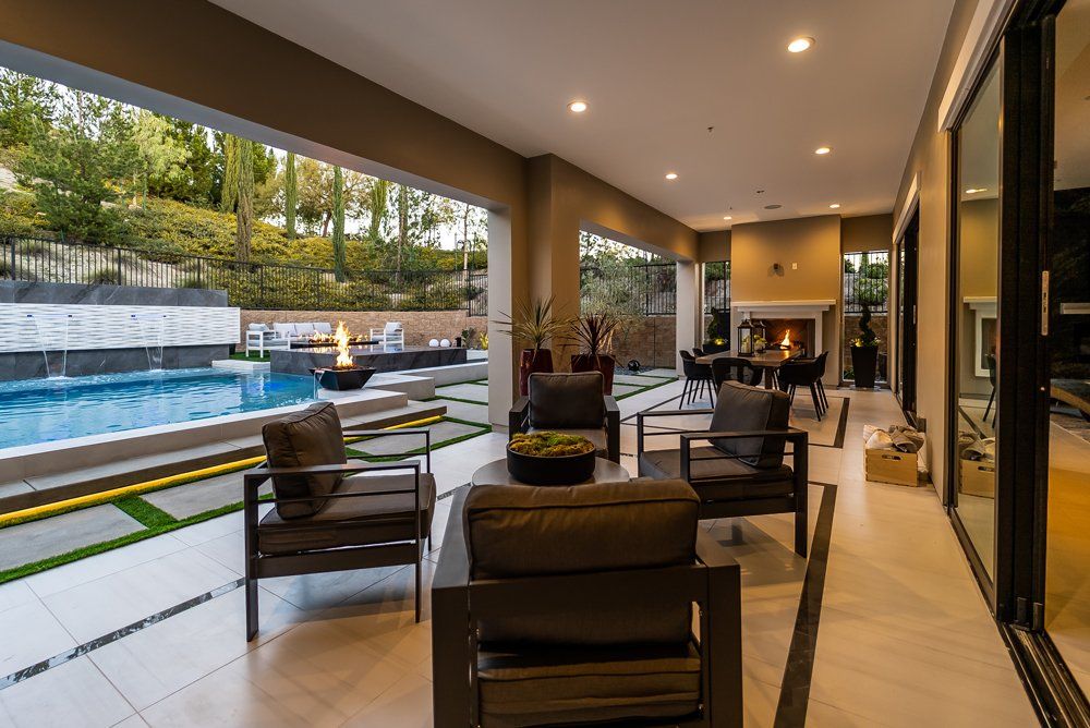 Luxury Swimming pool in Porter Ranch, CA.