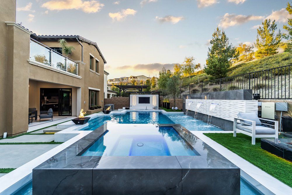 Luxury Swimming pool in Porter Ranch, CA.