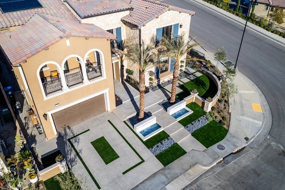 Luxury Swimming pool in Porter Ranch, CA.