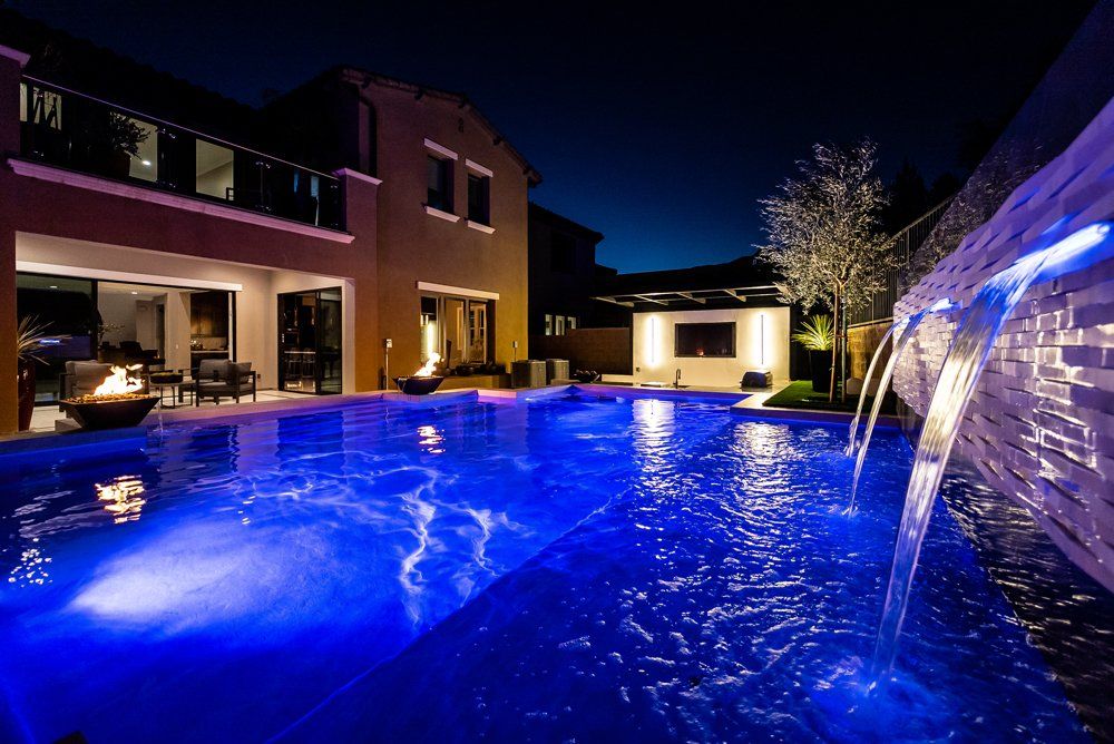 Luxury Swimming pool in Porter Ranch, CA.