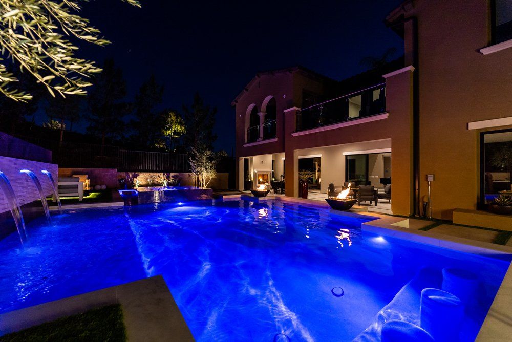 Luxury Swimming pool in Porter Ranch, CA.