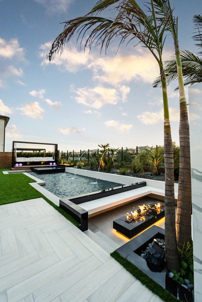 Luxury Swimming pool in Porter Ranch, CA.