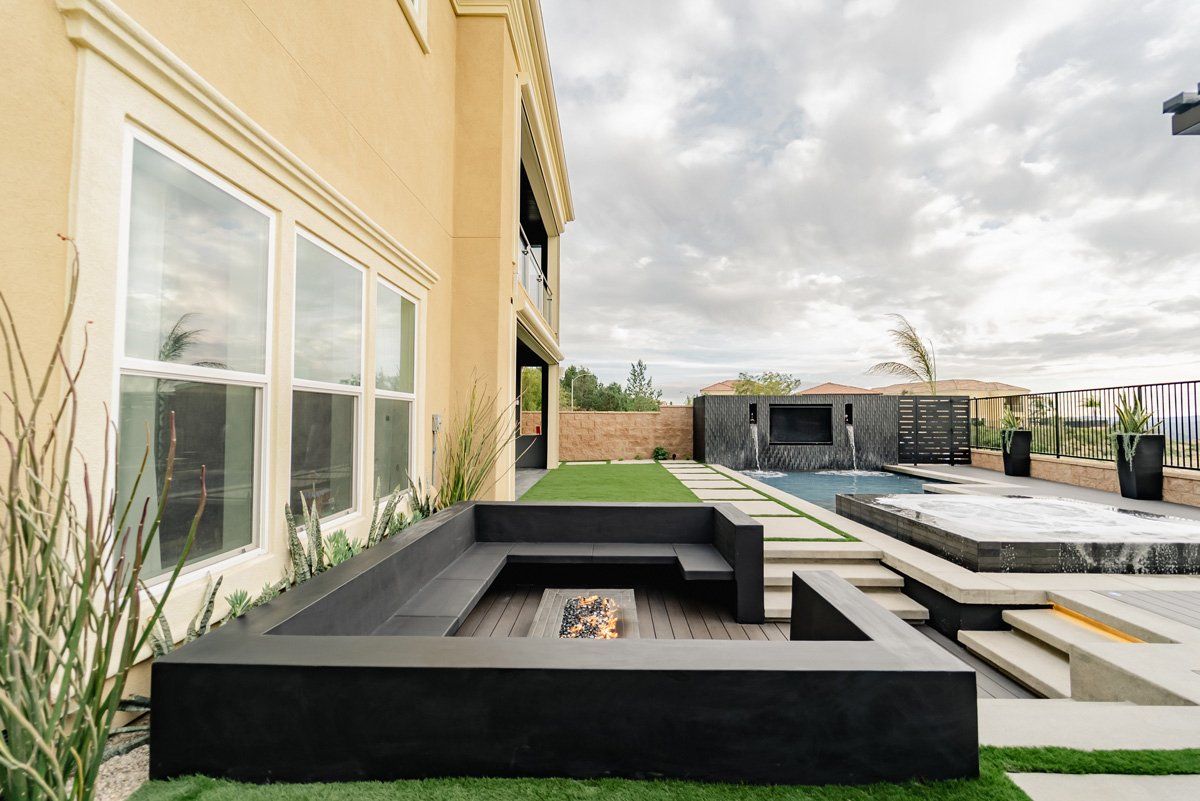 Luxury Swimming pool in Porter Ranch, CA.