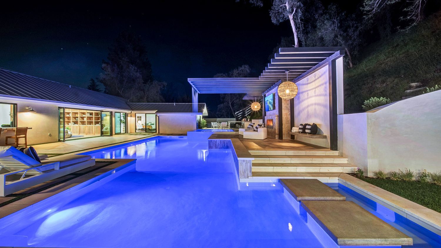 custom backyard design by Westmod
