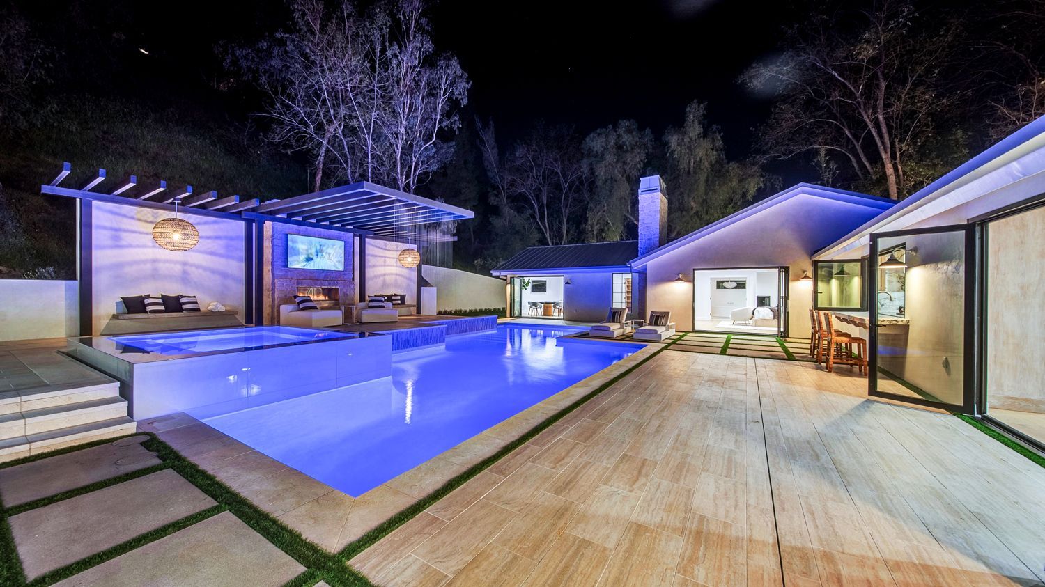 custom backyard design by Westmod