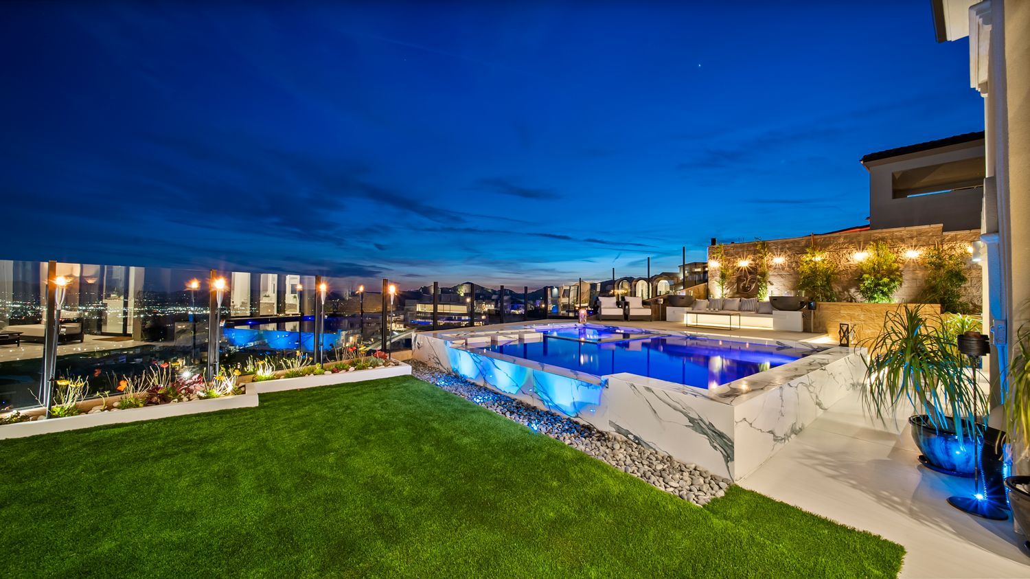 Luxury Swimming pool in Porter Ranch, CA.