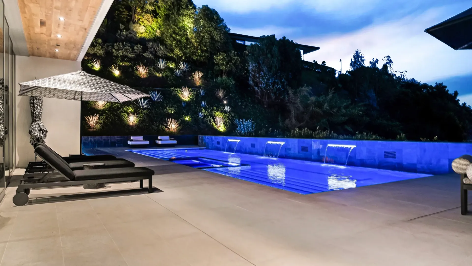 Luxury pool design and construction in Beverly Hills. Design and build by Westmod.