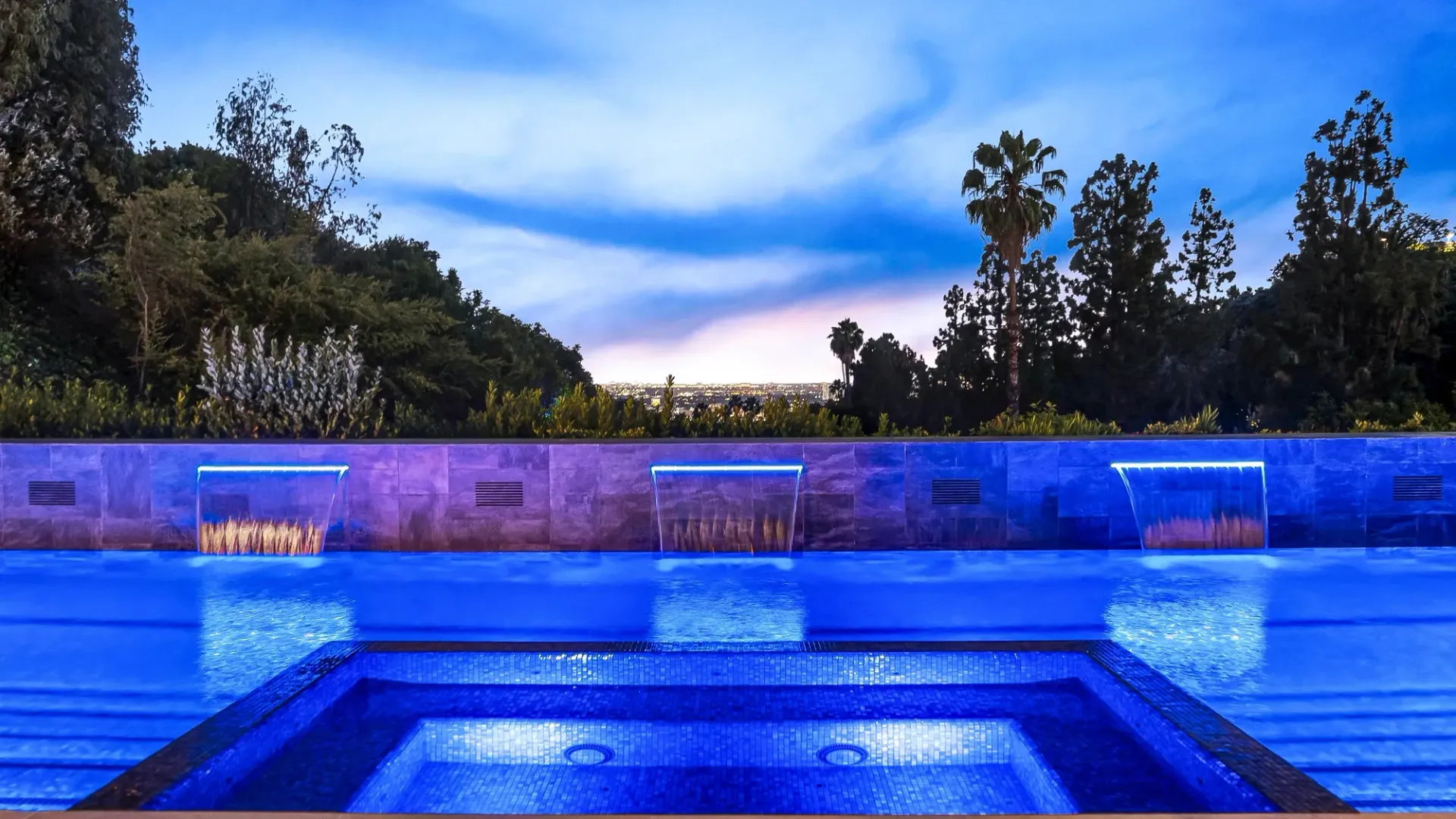 Luxury pool design and construction in Beverly Hills. Design and build by Westmod.