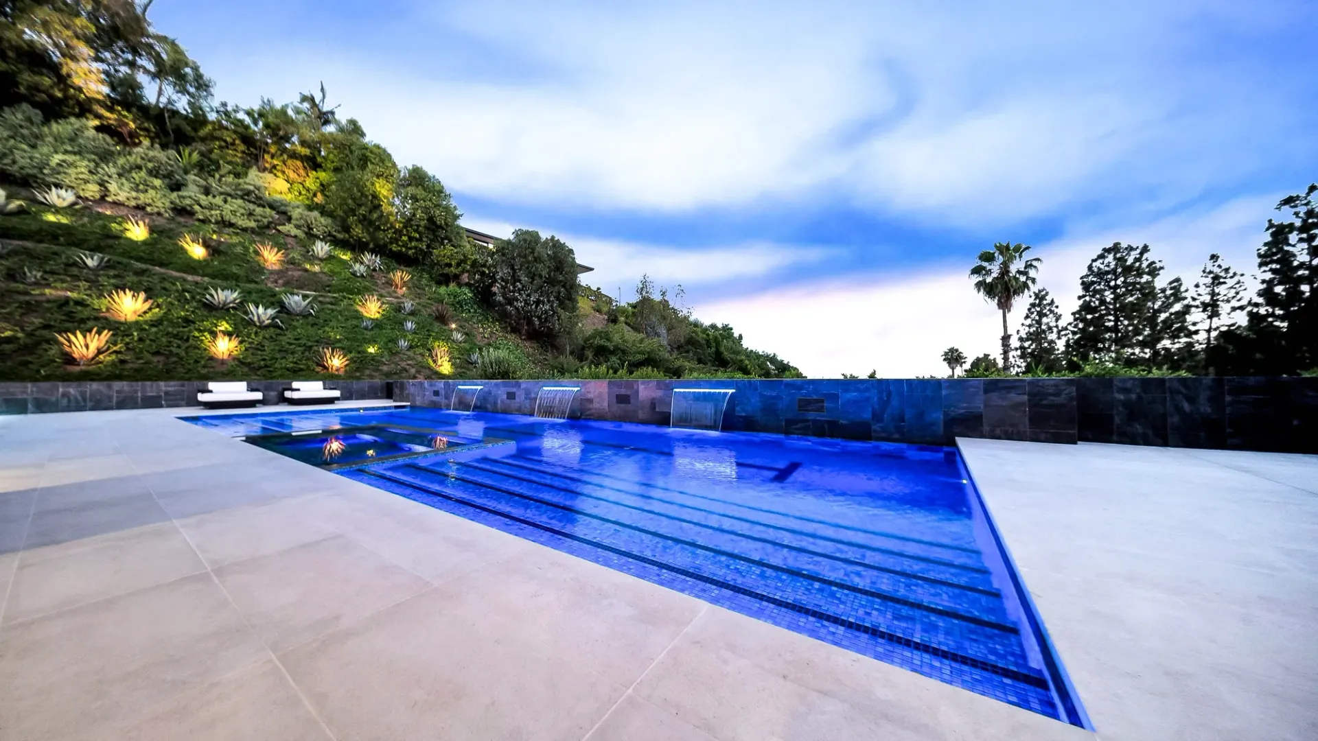 Luxury pool design and construction in Beverly Hills. Design and build by Westmod.